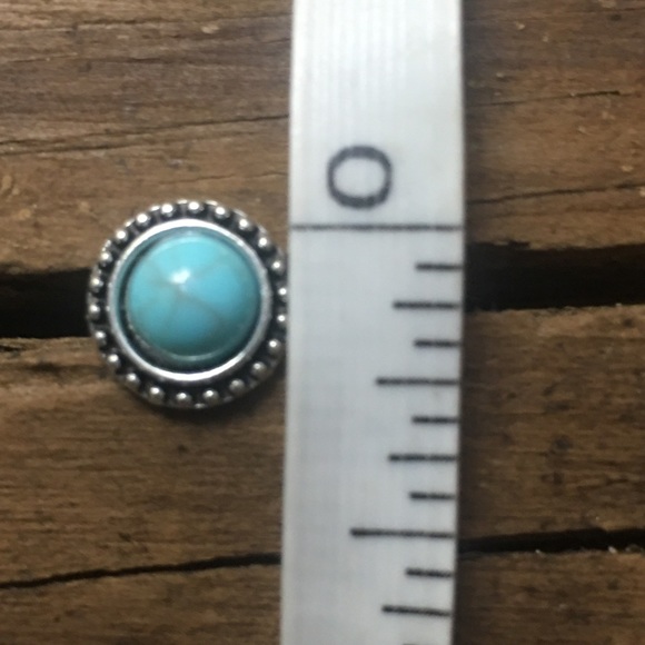 ❤️ PRICE DROP Turquoise & Silver post earrings - Picture 2 of 2